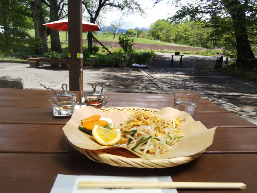 パッタイ（タイ風焼きそば）
