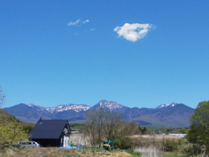 毎朝窓を開けてごあいさつ♡